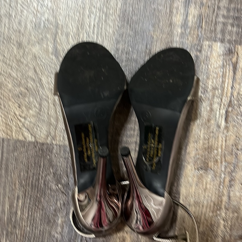 Shoes - Picture 4 of 4